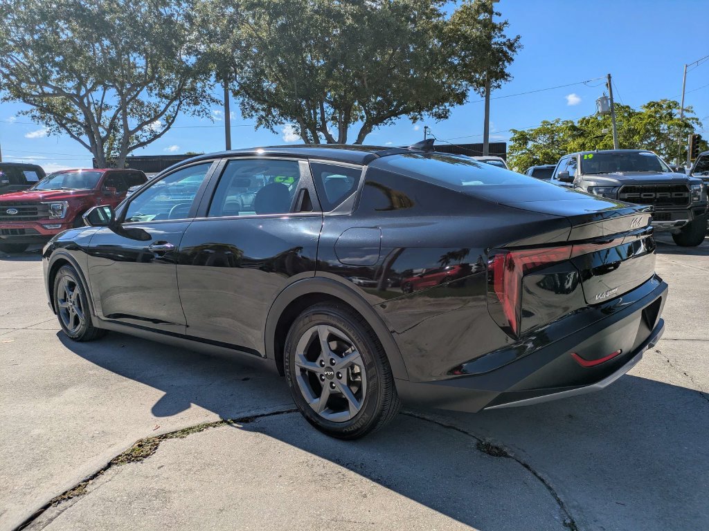 Used 2025 Kia K4 FWD image 6