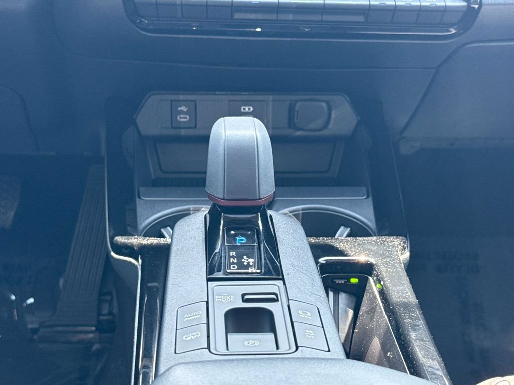 Used 2026 Toyota Prius Plug-In Hybrid FWD image 21