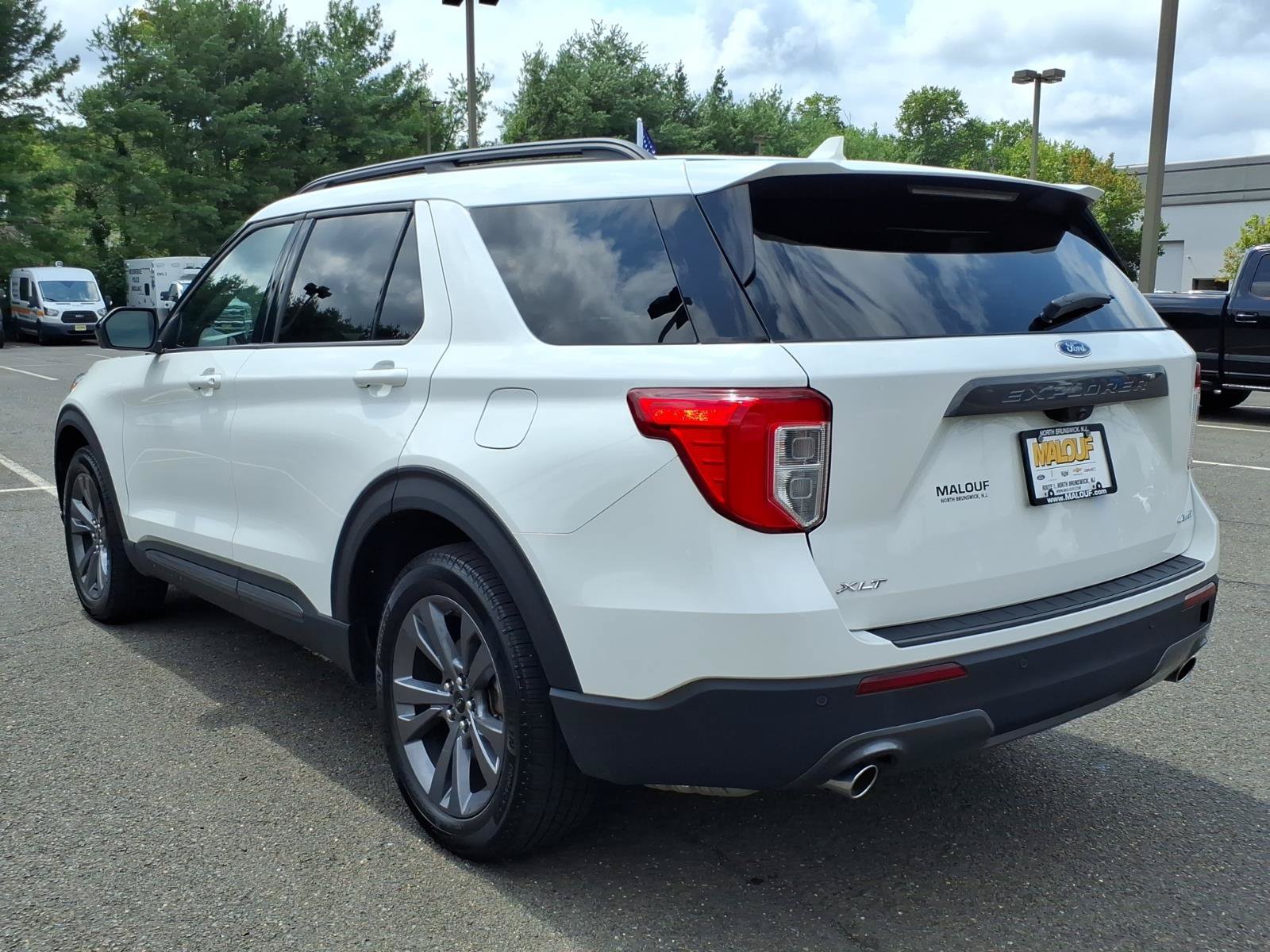 Certified 2023 Ford Explorer XLT w/ Equipment Group 202A AWD/4WD image 4