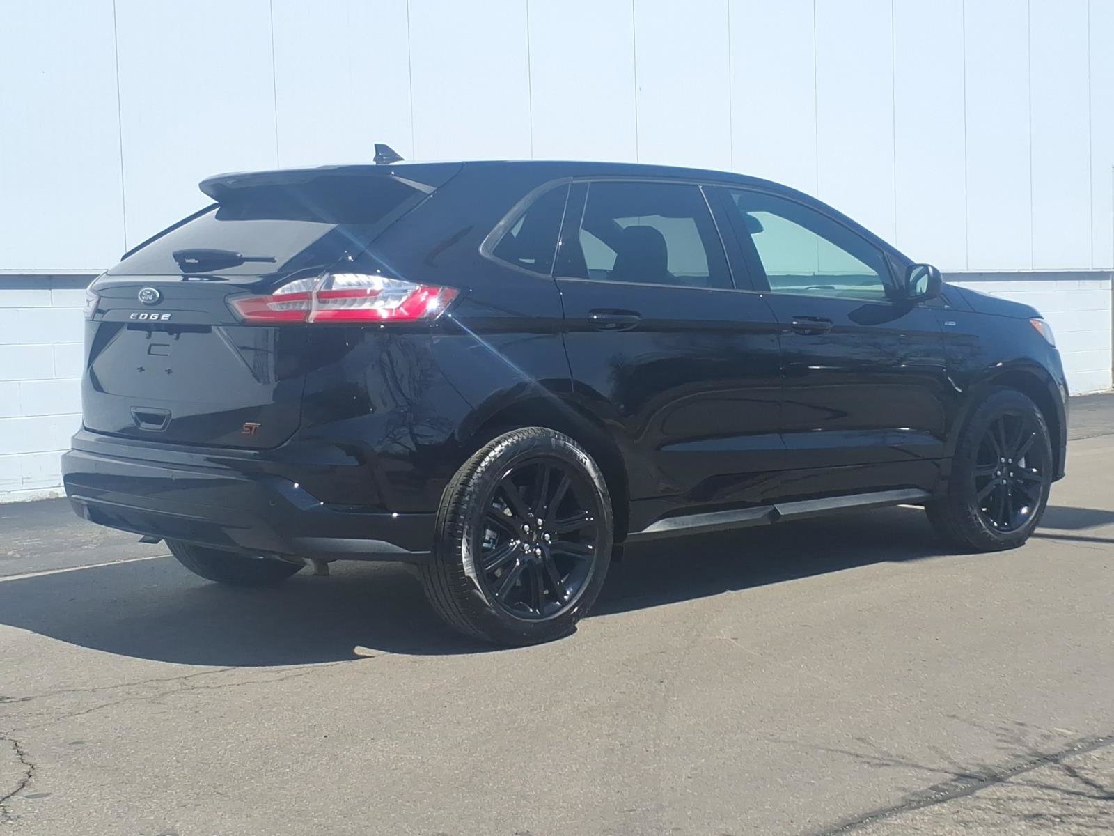 Certified 2024 Ford Edge ST-Line AWD/4WD image 6