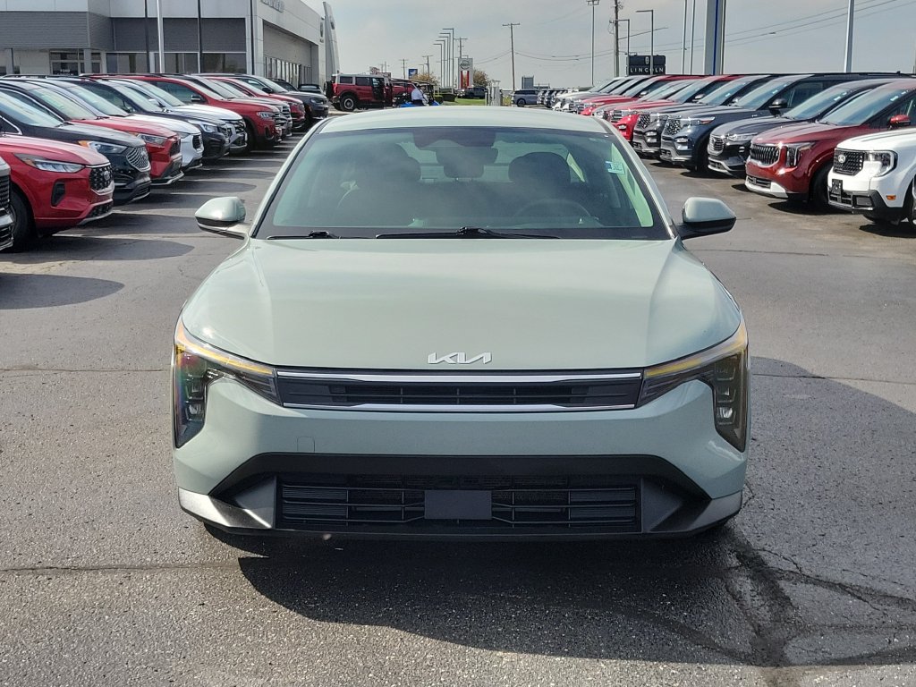 Used 2025 Kia K4 FWD image 2
