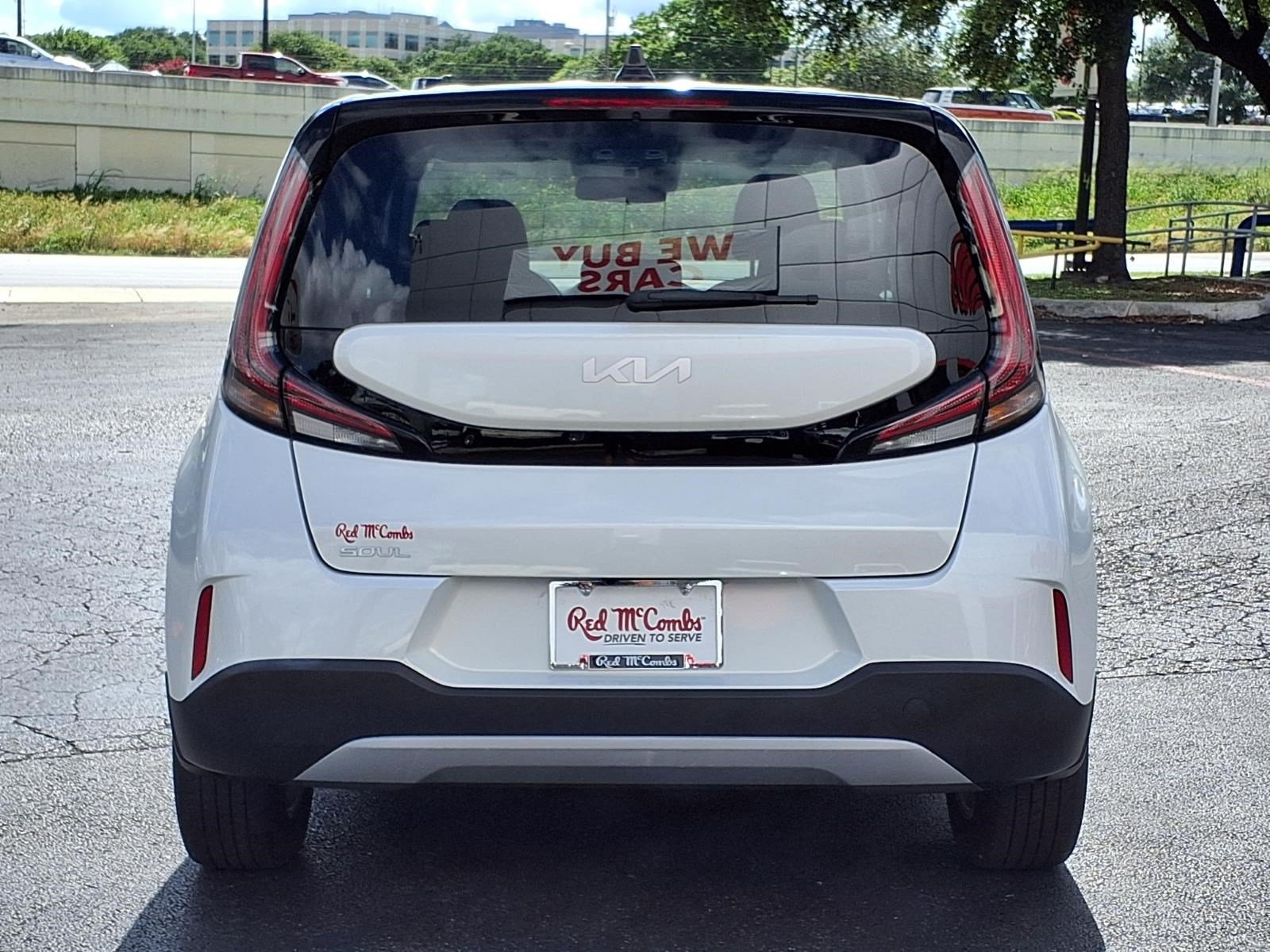 Used 2023 Kia Soul LX w/ LX Technology Package FWD image 7
