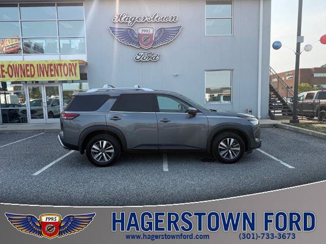 Used 2025 Nissan Pathfinder SL w/ Cargo Package