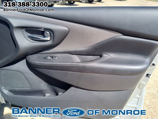 Used 2023 Nissan Murano SV image 23