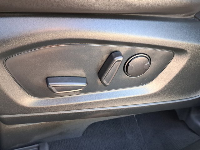 Certified 2022 Ford Explorer XLT w/ Equipment Group 202A image 21