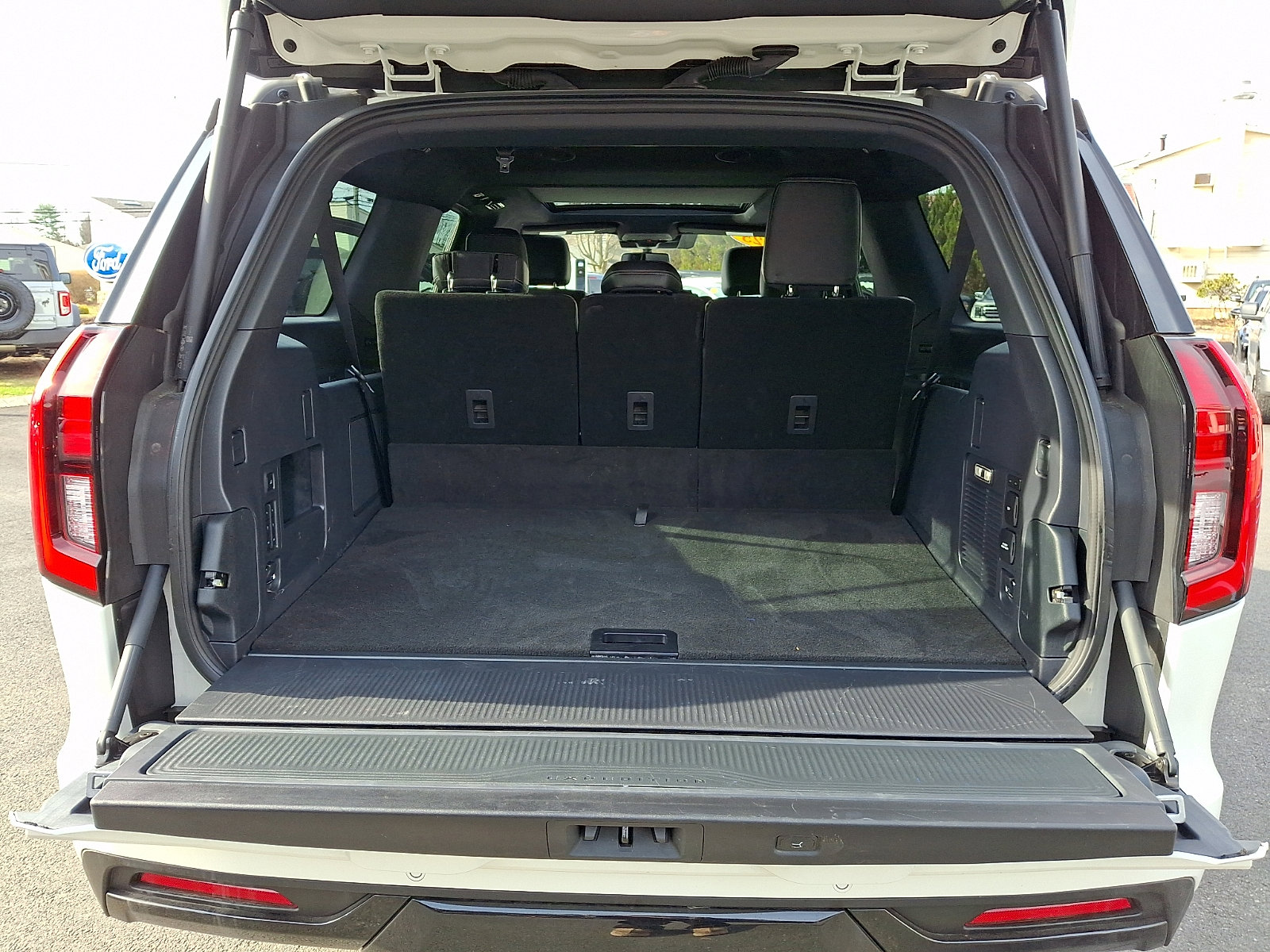 Certified 2025 Ford Expedition Max Platinum w/ Stealth Appearance Package image 31