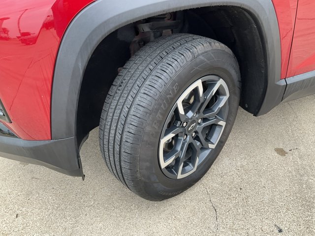 Used 2025 Chevrolet Equinox ACTIV w/ Safety and Technology Package FWD image 23