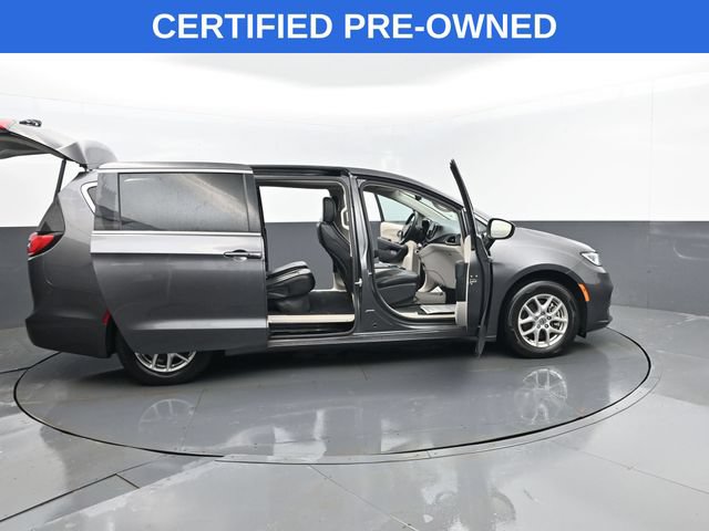 Used 2023 Chrysler Pacifica Touring-L FWD image 31
