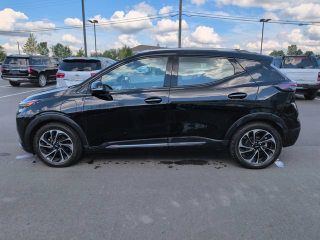 Used 2022 Chevrolet Bolt EUV Premier w/ Sun & Sound Package FWD image 4