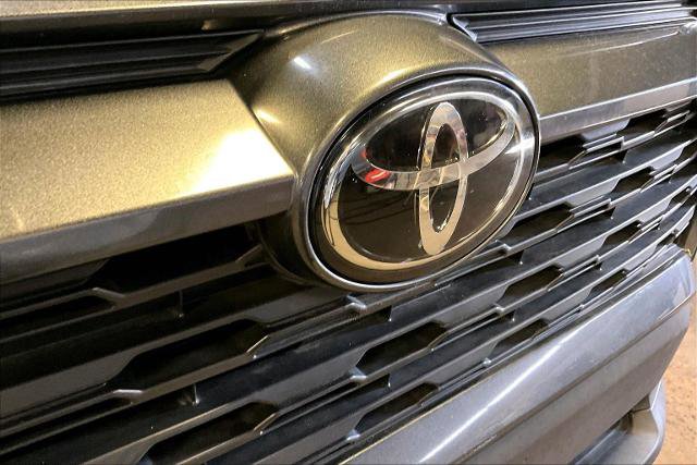 Used 2020 Toyota RAV4 XLE image 28