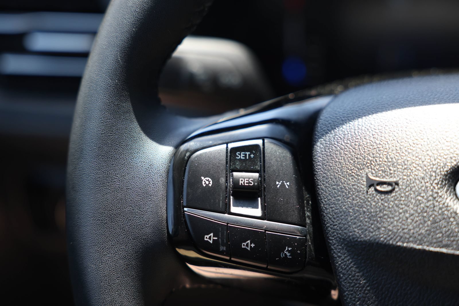 Certified 2023 Ford Escape Active AWD/4WD image 17