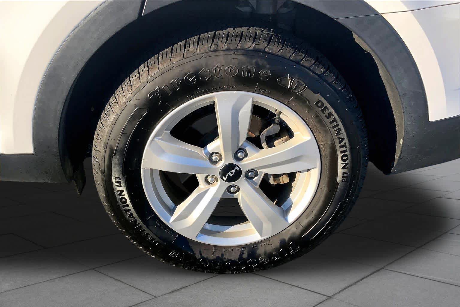 Used 2023 Kia Sorento LX FWD image 10