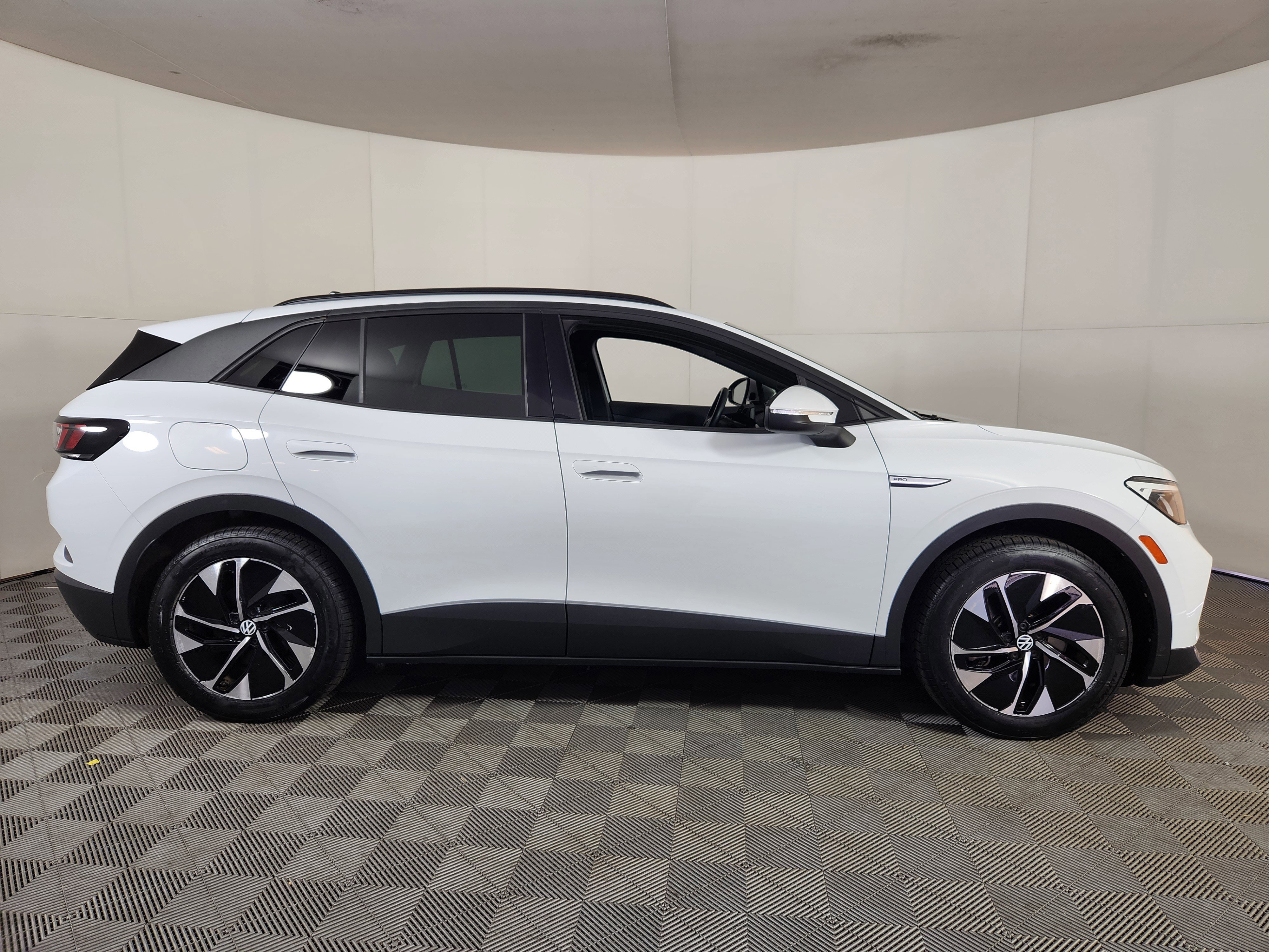 Used 2021 Volkswagen ID.4 Pro image 6