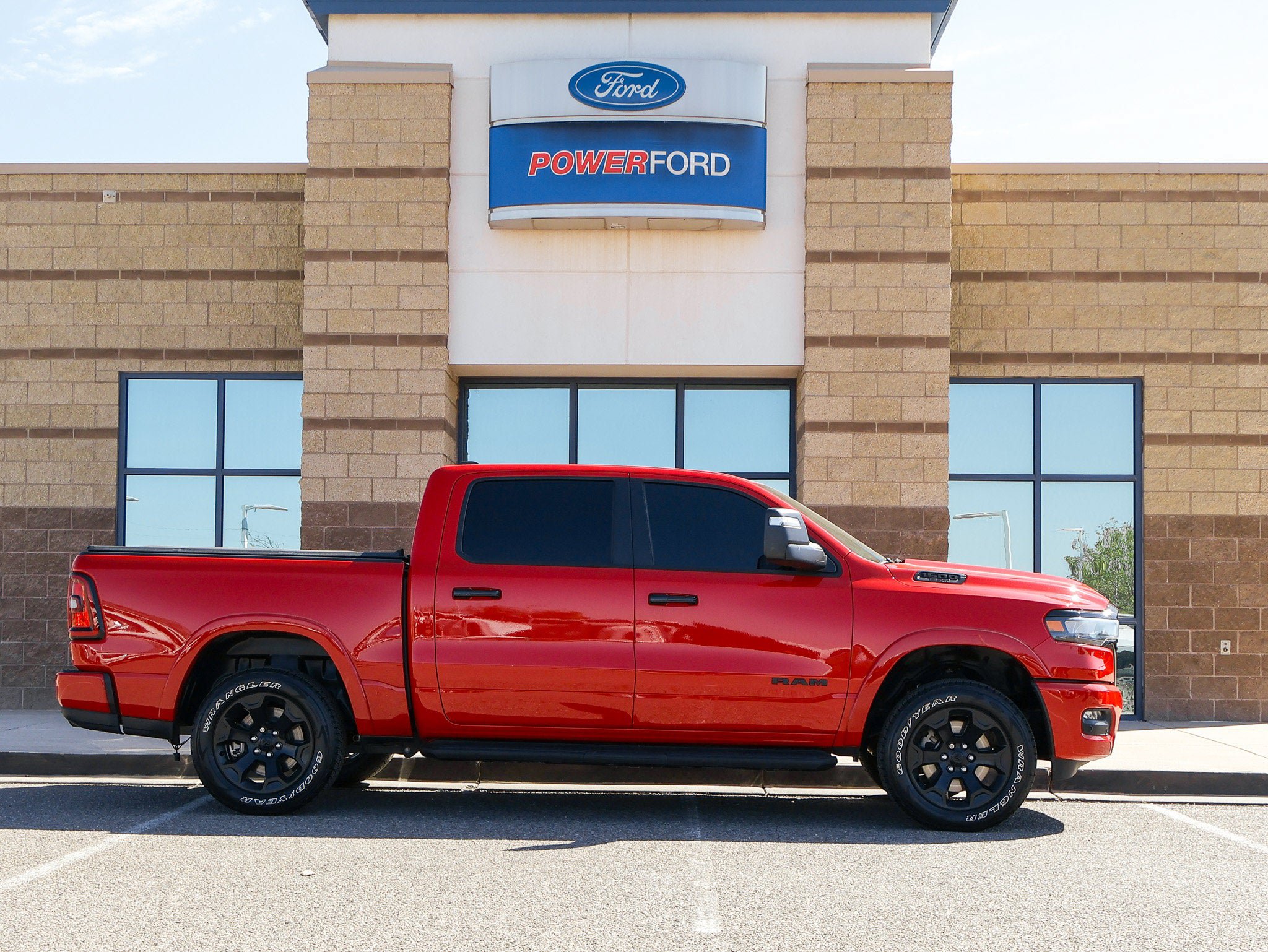 Used 2025 RAM 1500 Big Horn AWD/4WD image 5