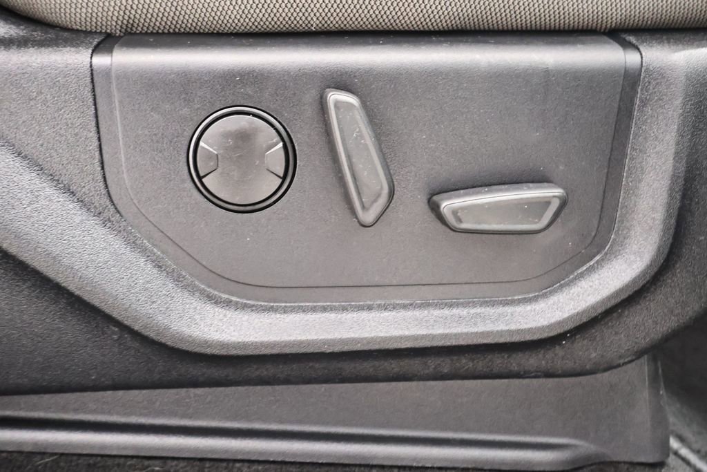 Certified 2019 Ford F150 XLT w/ Equipment Group 302A Luxury image 24