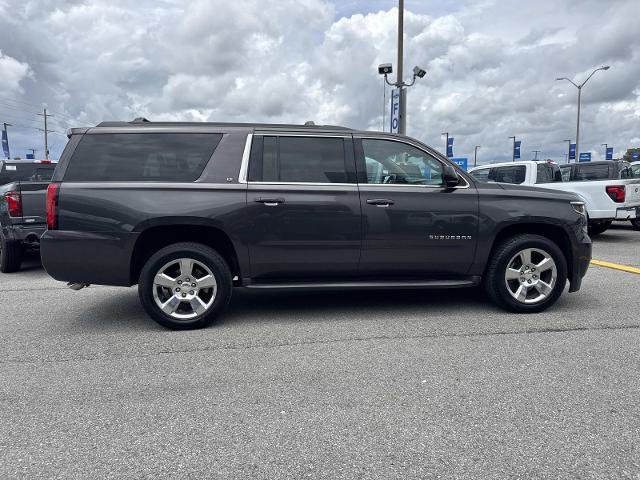 Used 2017 Chevrolet Suburban LT RWD image 4