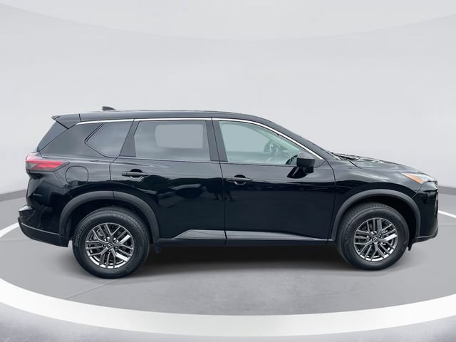 Used 2025 Nissan Rogue S FWD image 4