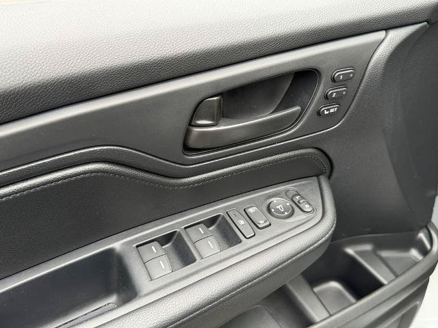 Used 2025 Honda Odyssey EX-L image 15