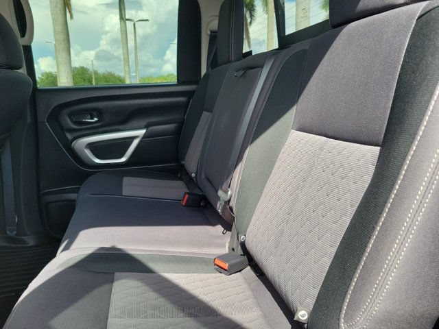 Used 2021 Nissan Titan SV w/ SV Convenience Package RWD image 17