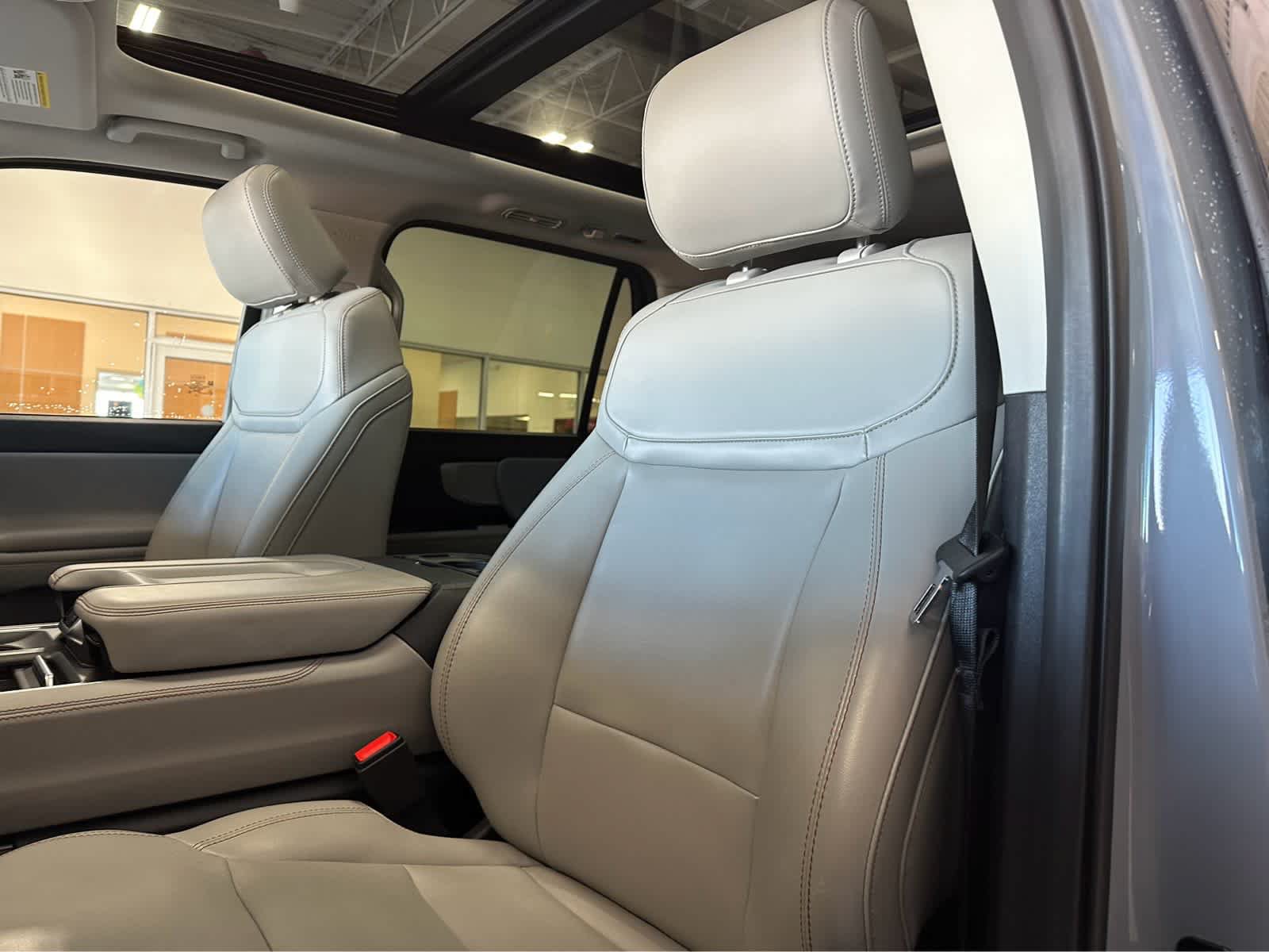 Certified 2025 Ford Expedition Active AWD/4WD image 23