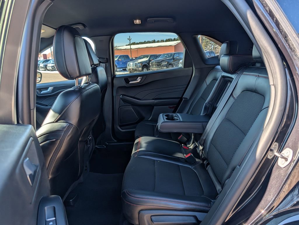 Certified 2025 Ford Escape ST-Line AWD/4WD image 11