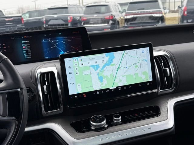 Certified 2025 Ford Expedition Platinum image 17