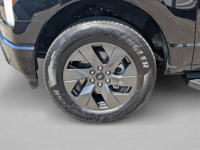Certified 2025 Ford F150 Lightning Flash AWD/4WD image 24