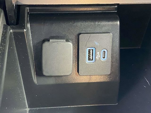 Certified 2023 Ford Explorer ST-Line w/ Class IV Trailer Tow Package image 32