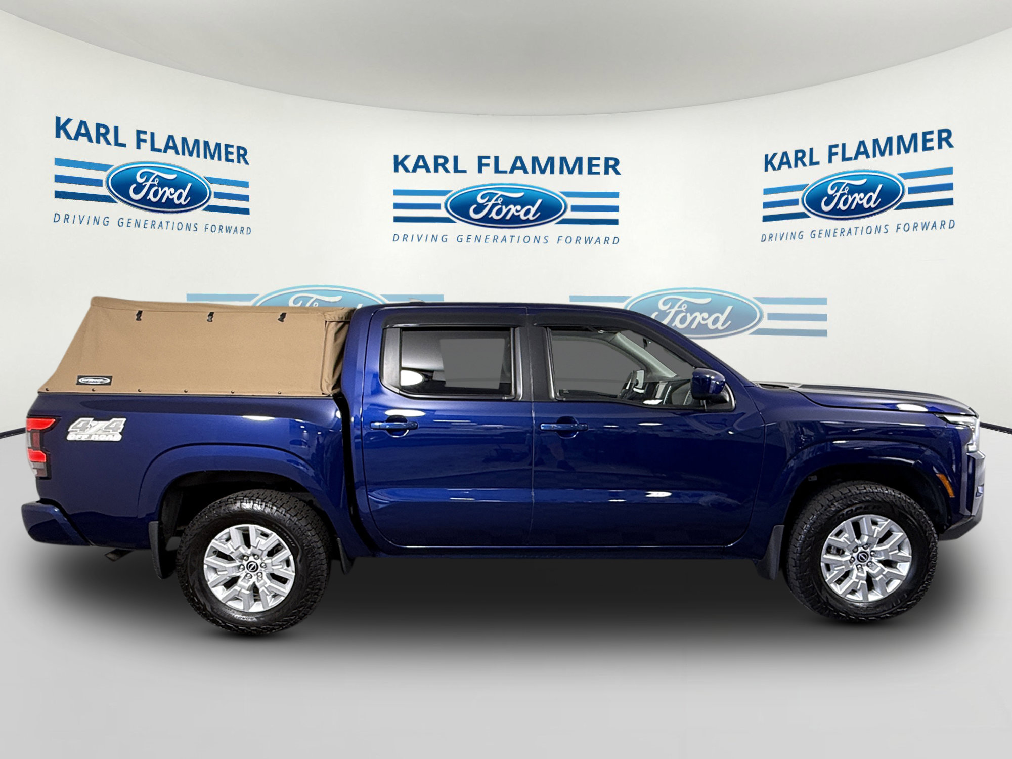 Used 2022 Nissan Frontier SV w/ SV Premium Package AWD/4WD image 2
