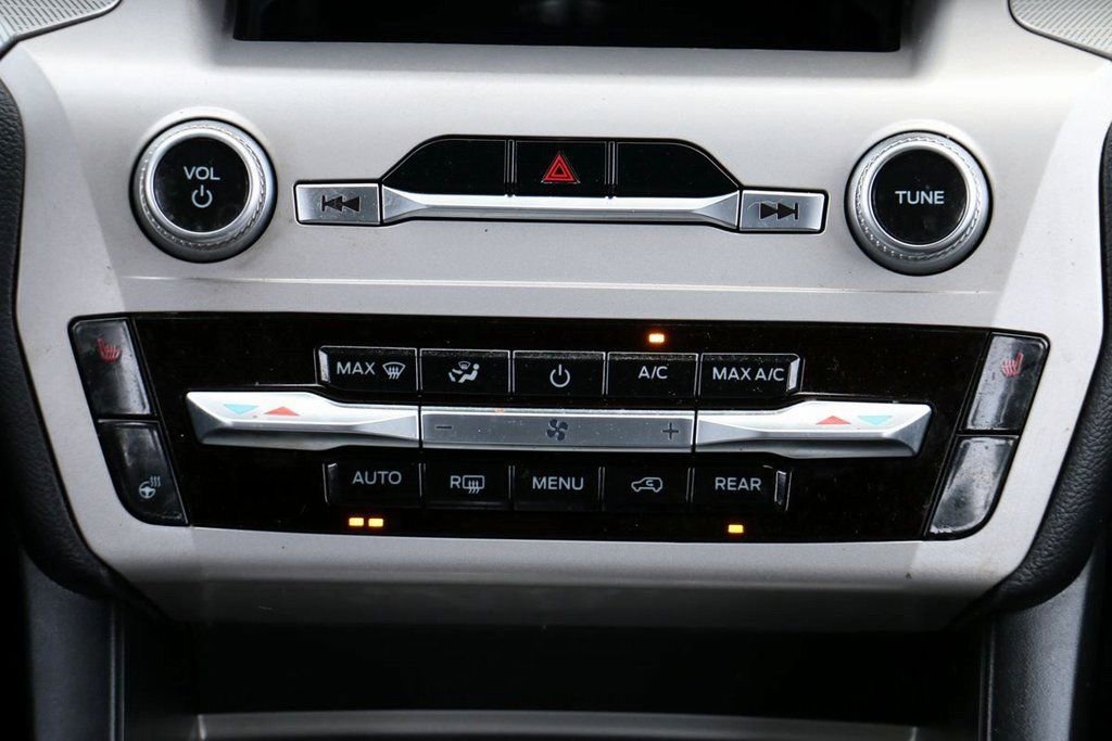 Certified 2022 Ford Explorer XLT w/ Equipment Group 202A image 30