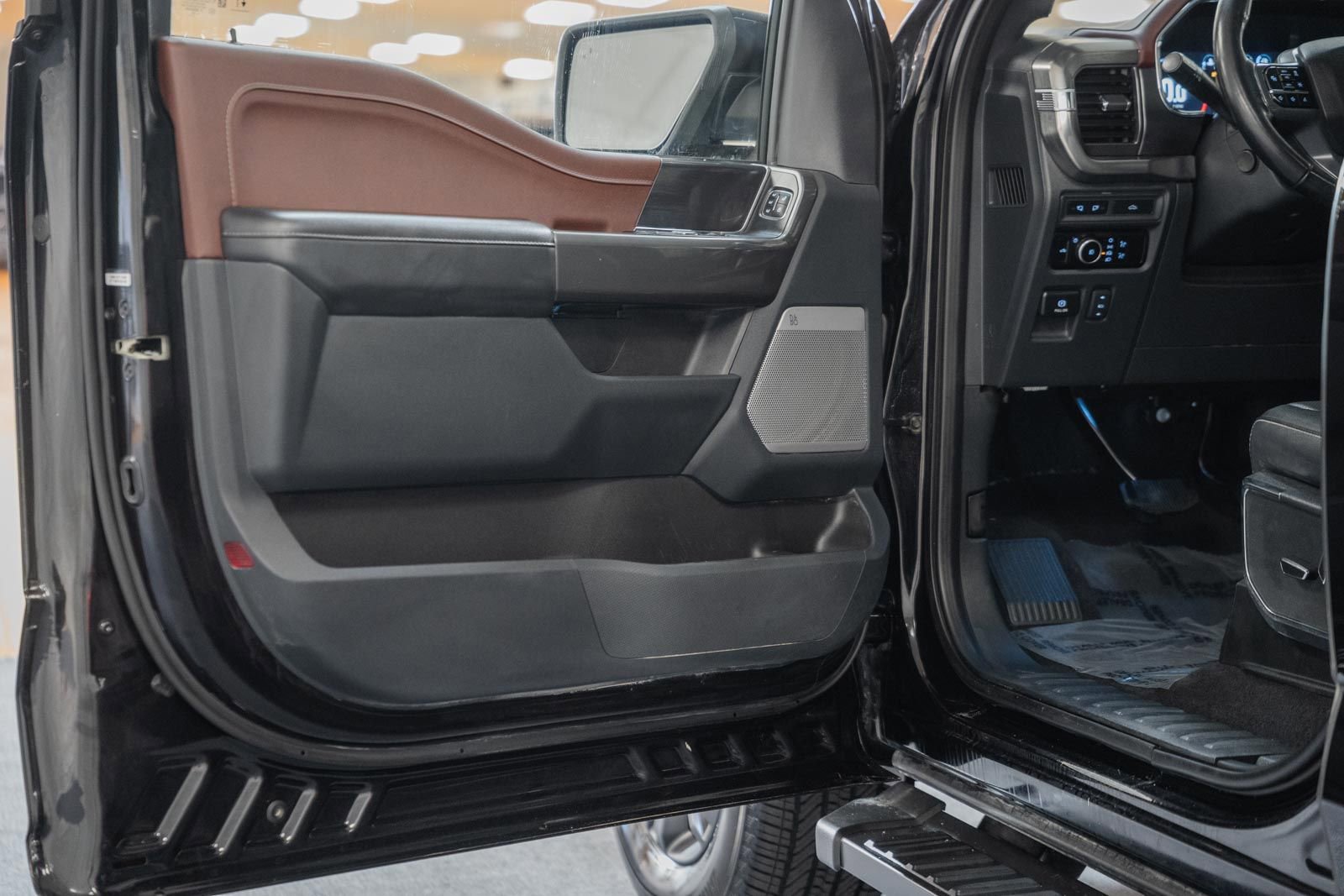 Certified 2023 Ford F150 Lariat w/ Equipment Group 502A High image 49