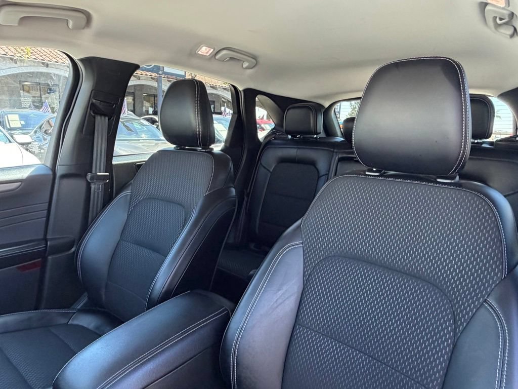 Certified 2025 Ford Escape SE FWD image 21