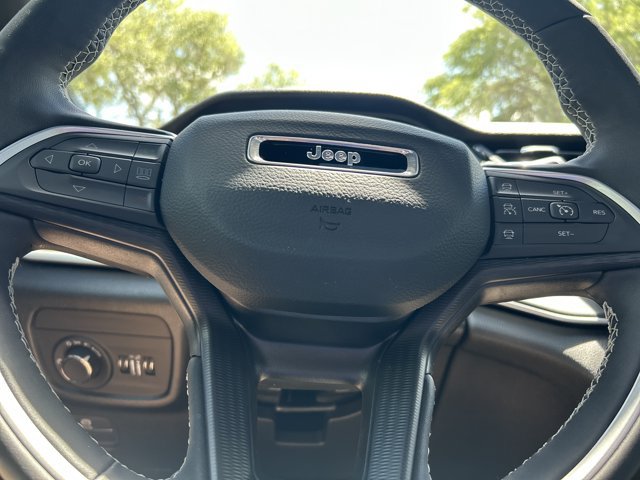Used 2025 Jeep Grand Cherokee L Laredo w/ Luxury Tech Group I RWD image 31