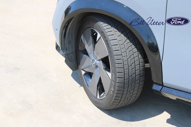 Used 2023 Nissan Ariya AWD/4WD image 9