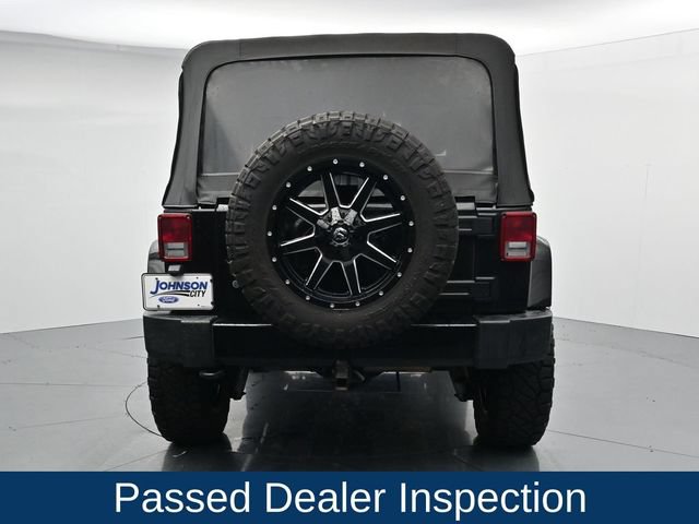 Used 2017 Jeep Wrangler Unlimited Sahara w/ Max Tow Package AWD/4WD image 8