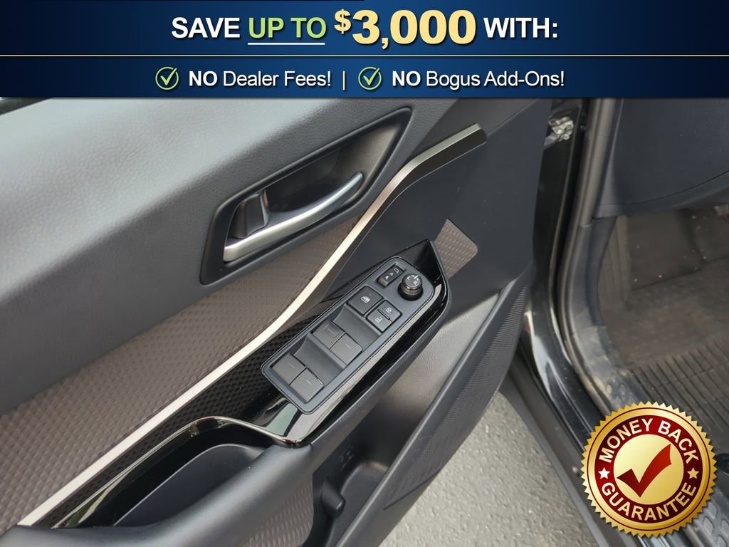 Used 2022 Toyota C-HR Limited FWD image 16