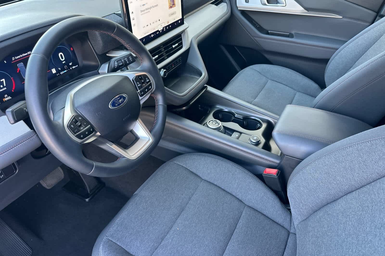 Certified 2025 Ford Explorer Active AWD/4WD image 12