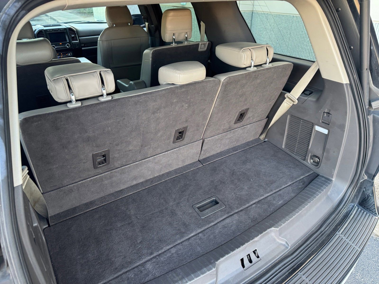 Certified 2018 Ford Expedition Limited image 17