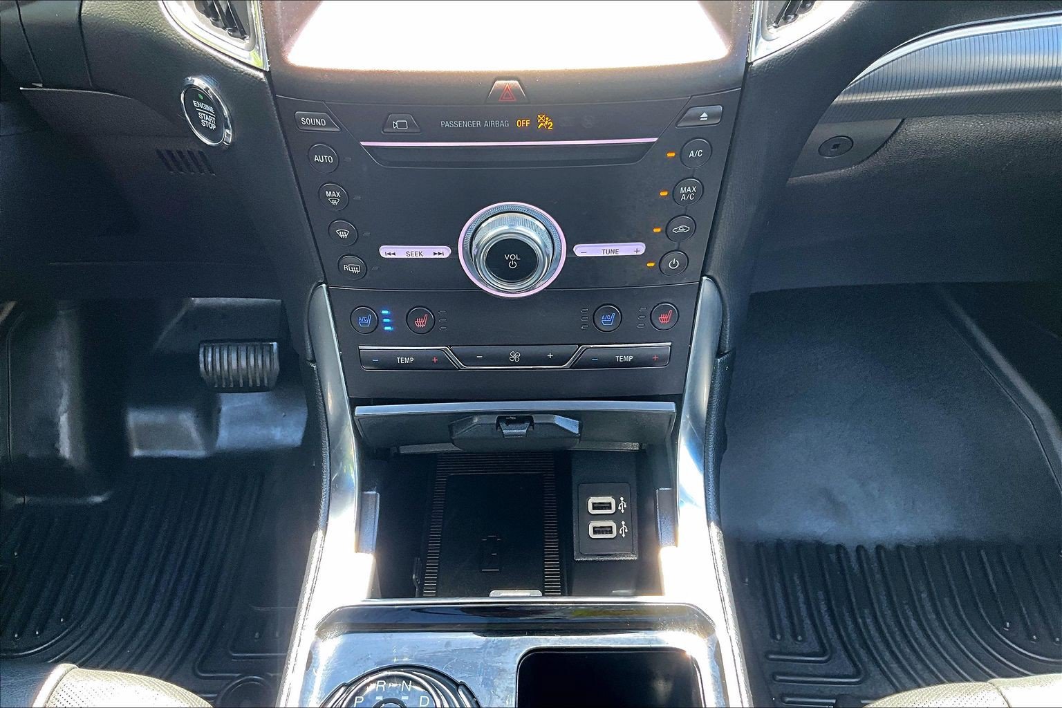 Certified 2019 Ford Edge Titanium w/ Equipment Group 301A FWD image 23