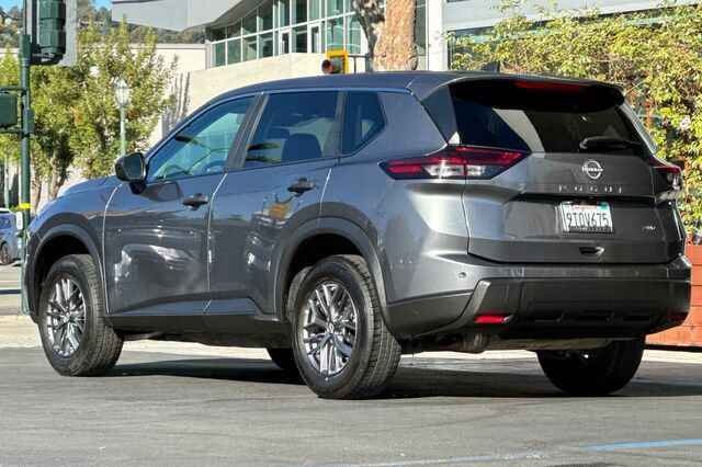 Used 2024 Nissan Rogue S AWD/4WD image 6