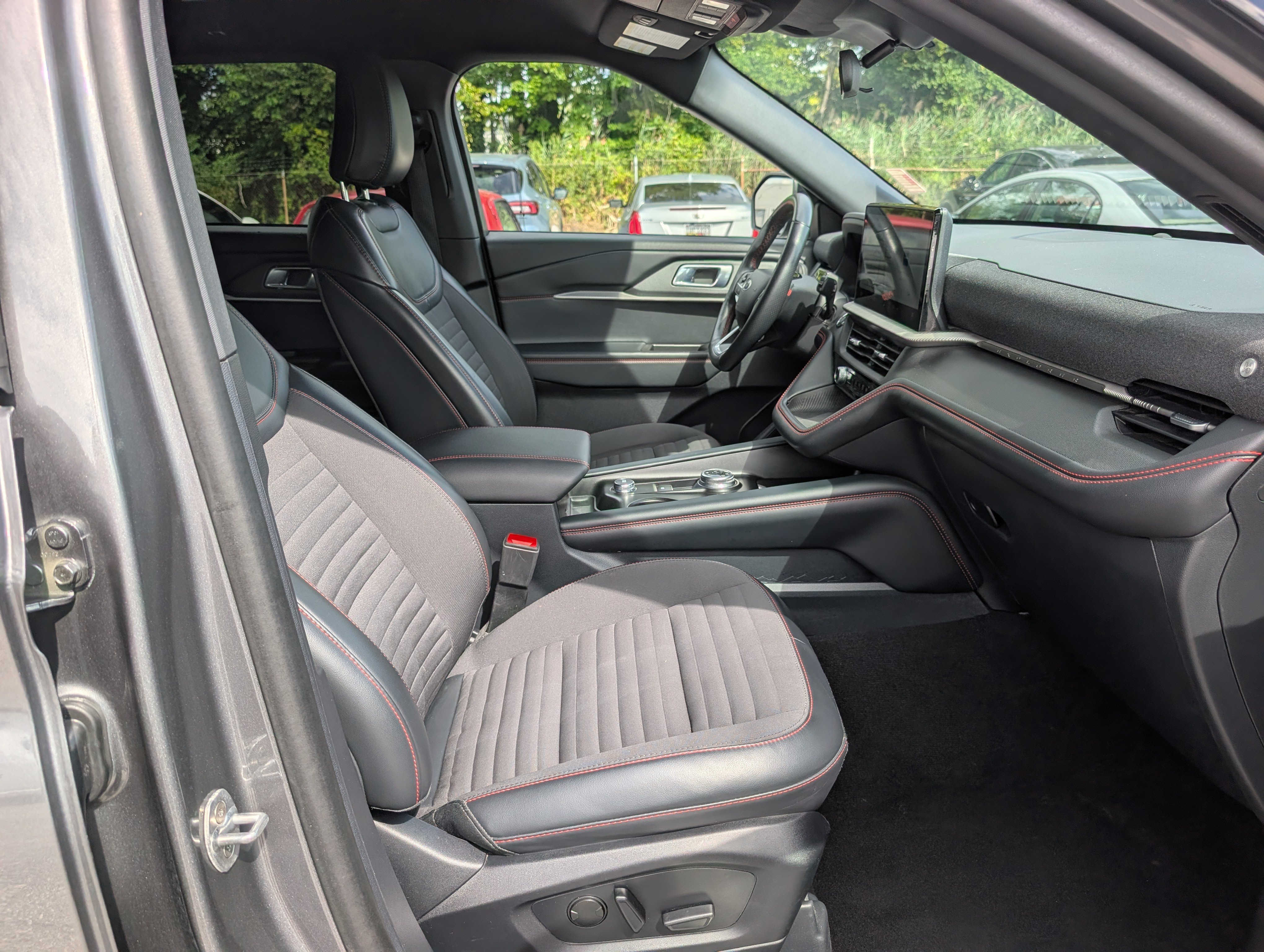 Certified 2025 Ford Explorer ST-Line w/ ST-Line Street Pack AWD/4WD image 12