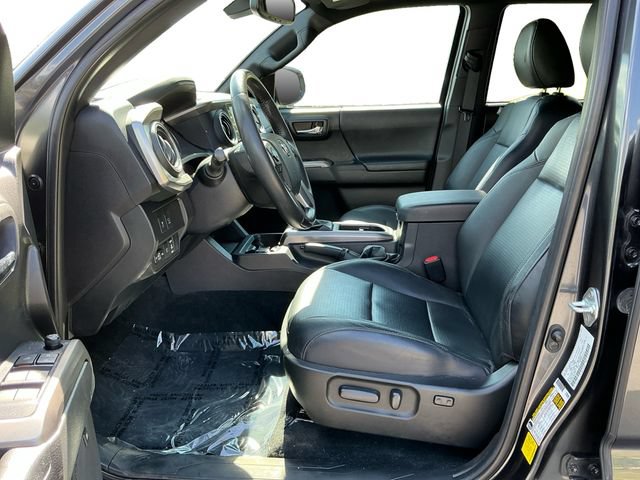Used 2023 Toyota Tacoma Limited w/ Nightshade Package AWD/4WD image 10