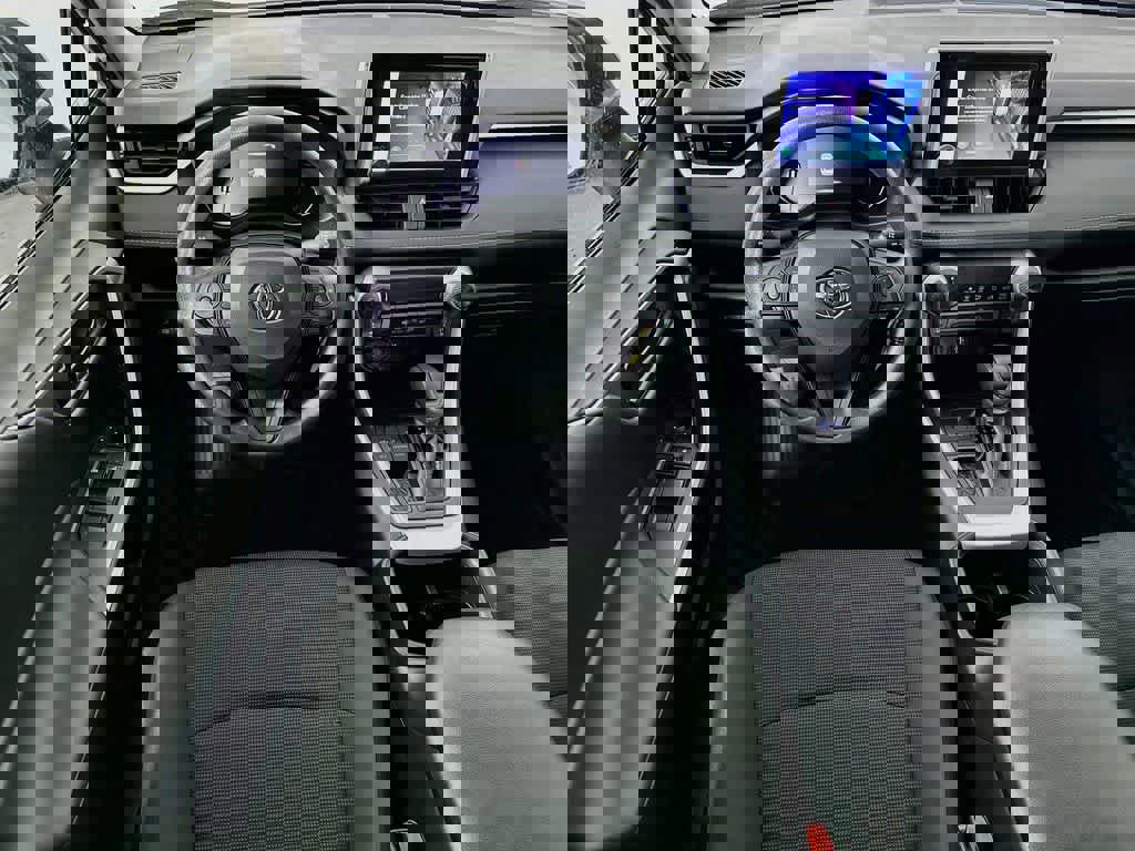 Used 2025 Toyota RAV4 LE FWD image 13