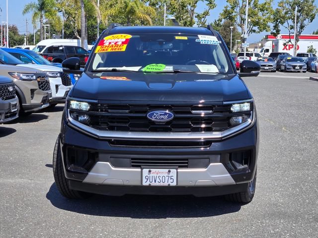 Certified 2025 Ford Expedition Platinum AWD/4WD image 2