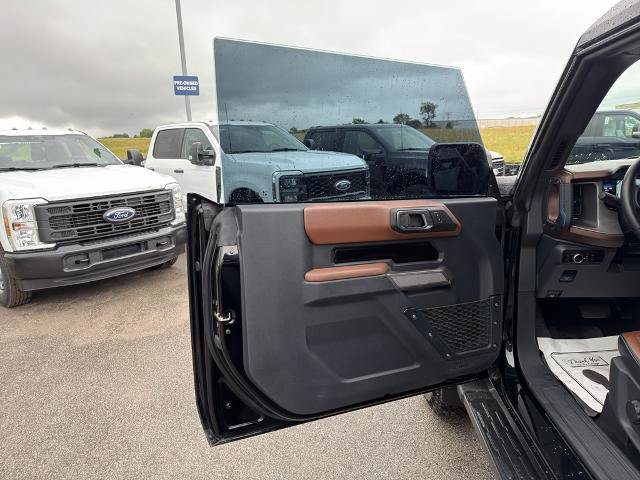 Certified 2023 Ford Bronco Outer Banks w/ Sasquatch Package AWD/4WD image 15