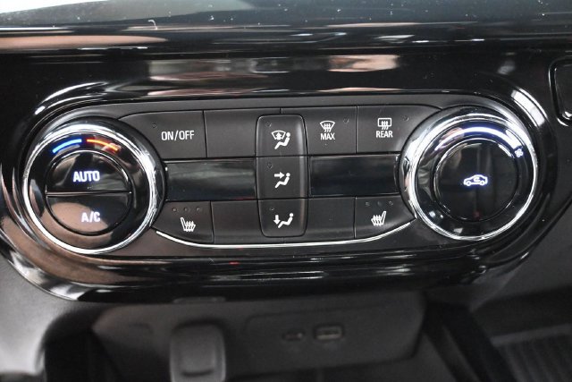 Used 2025 Chevrolet Trax RS w/ Driver Confidence Package FWD image 21