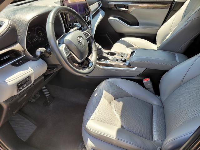 Used 2023 Toyota Highlander Limited AWD/4WD image 15