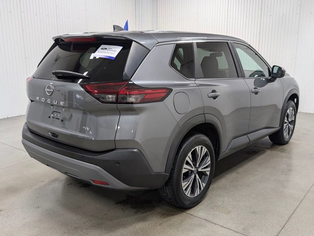 Used 2023 Nissan Rogue SV image 2