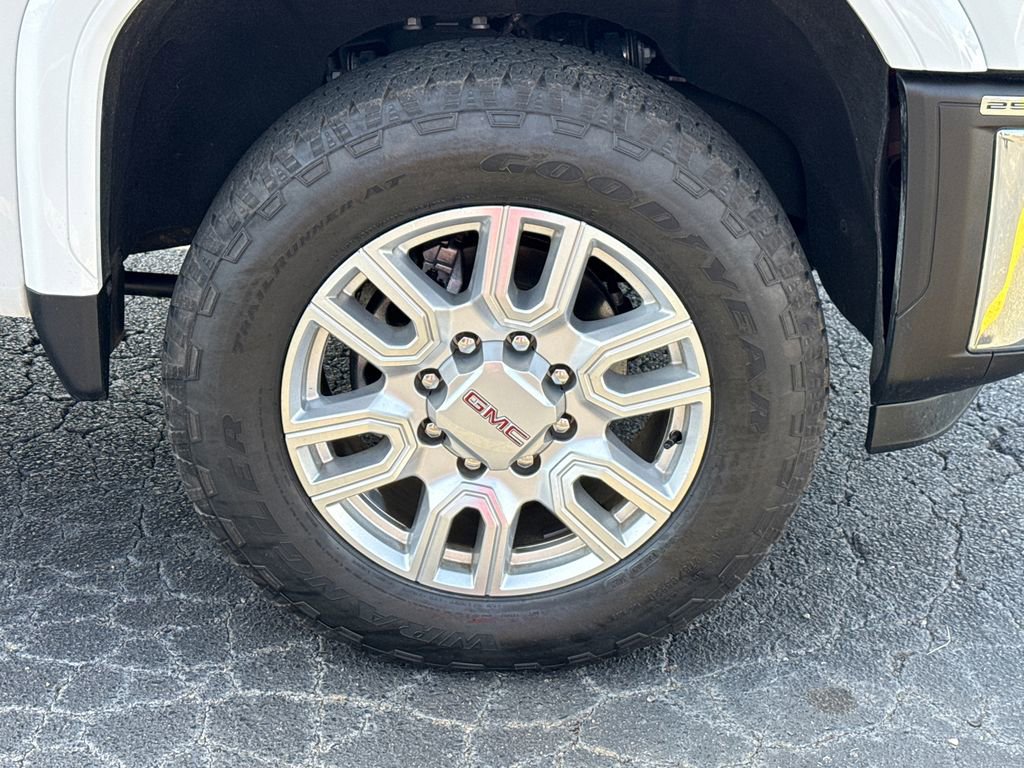 Used 2024 GMC Sierra 2500 SLT w/ SLT Premium Package image 12