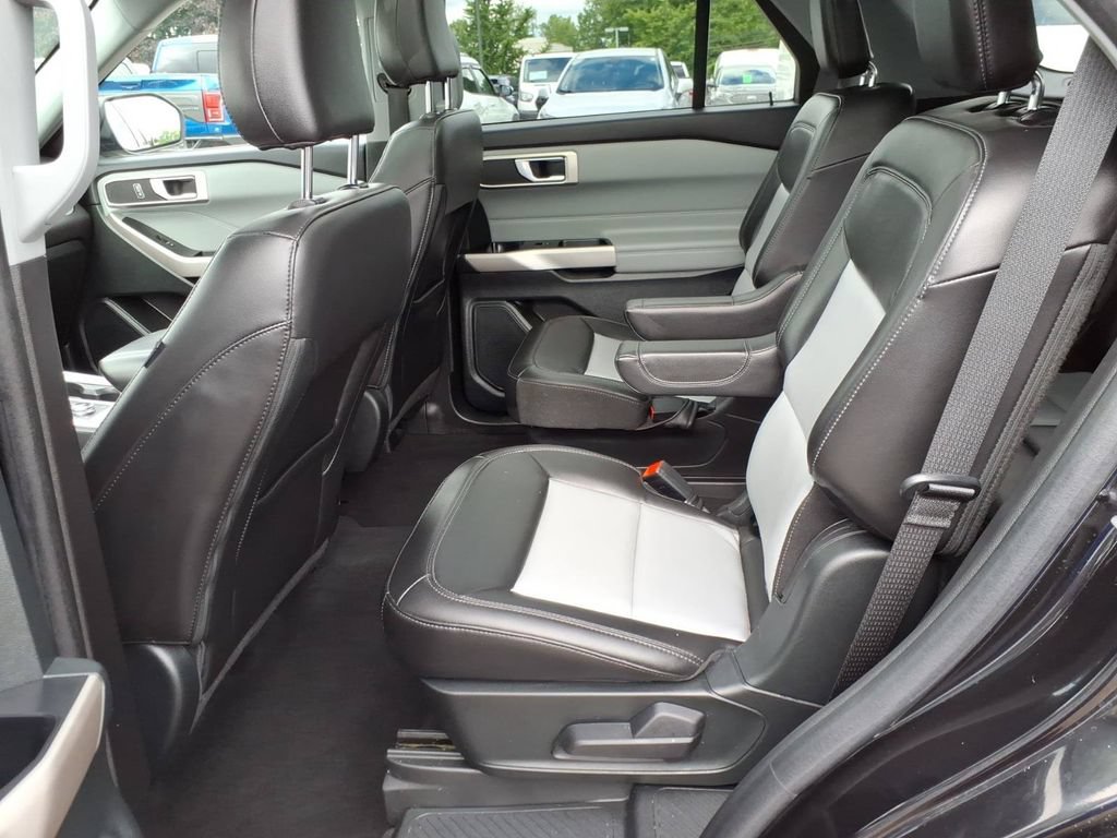 Certified 2023 Ford Explorer XLT w/ Equipment Group 202A AWD/4WD image 12